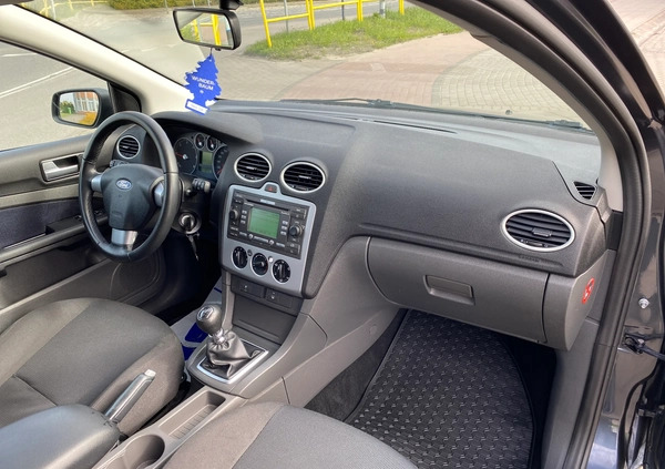 Ford Focus cena 10999 przebieg: 244000, rok produkcji 2005 z Golina małe 232
